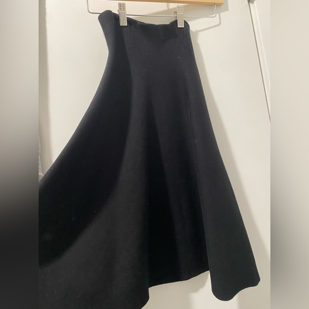 Brand new Mia mod year round black skirt